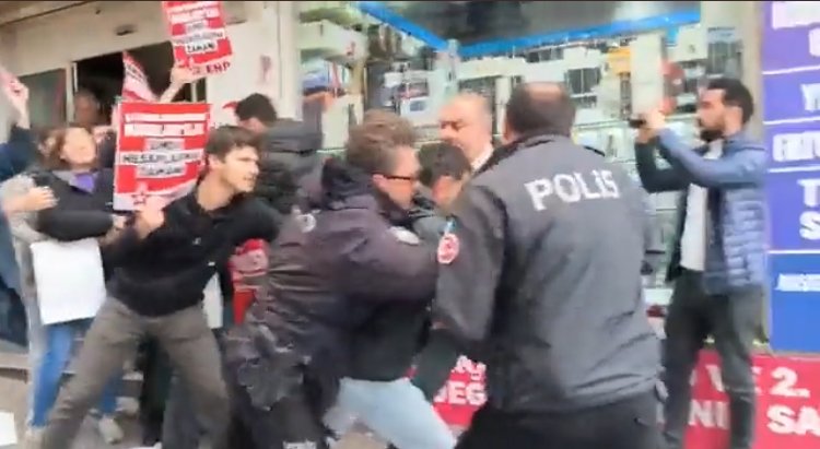 7952B8E0-C8ED-4FC8-9662-BB585A6815CF