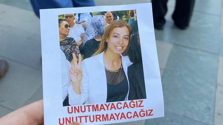 8806A8AB-7FB8-4A74-8076-59E01466F56D