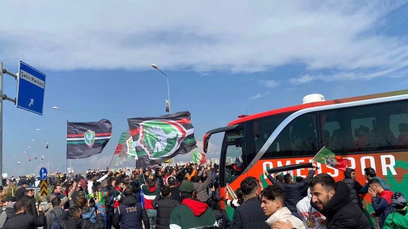 DFA3B121-A7BA-4BA1-9963-A2A0BD12F23F