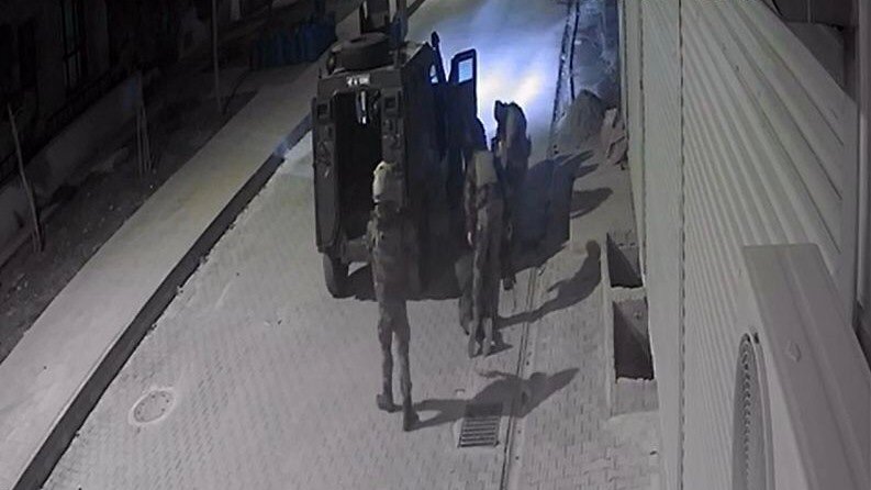 2E532DFA-F98C-4833-ABDA-48D20D4896ED