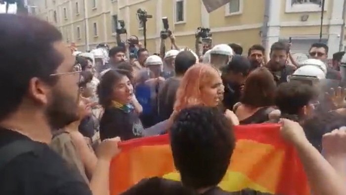 7667A088-45AF-440F-B57B-CC8BC606E0AE