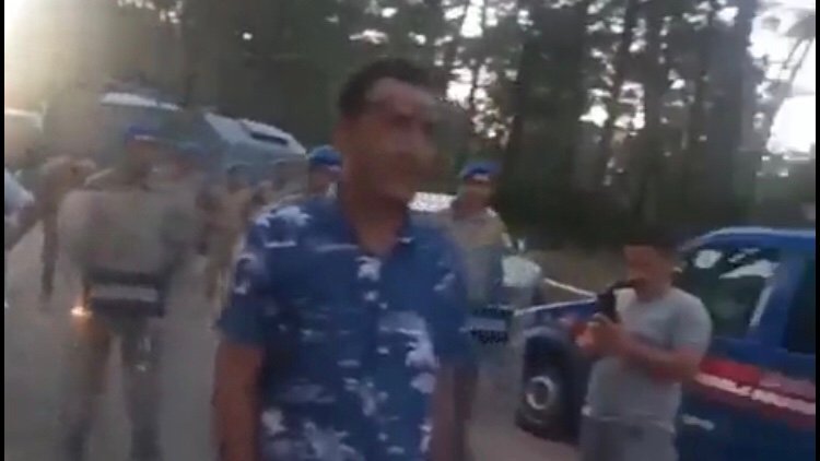 1828538B-2245-4FCD-95C3-2AE317B2043B