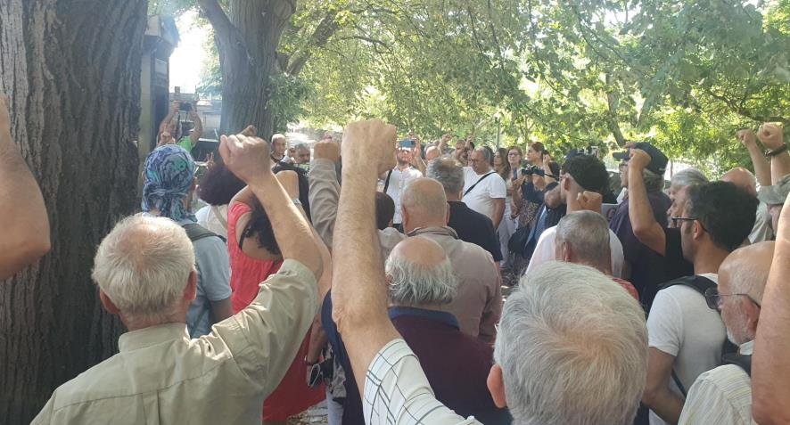 yilmaz-guney-mezari-basinda-anildi