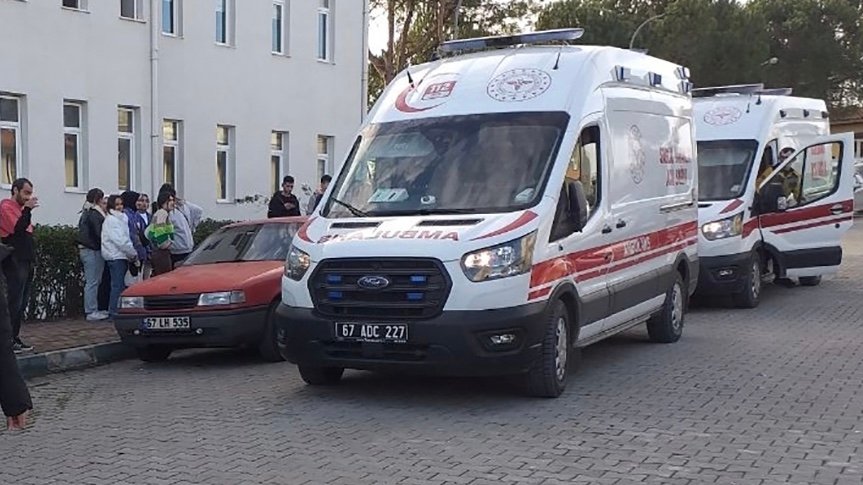 Zonguldak'ta 34 öğrenci gıda zehirlenmesi şüphesiyle hastaneye kaldırıldı