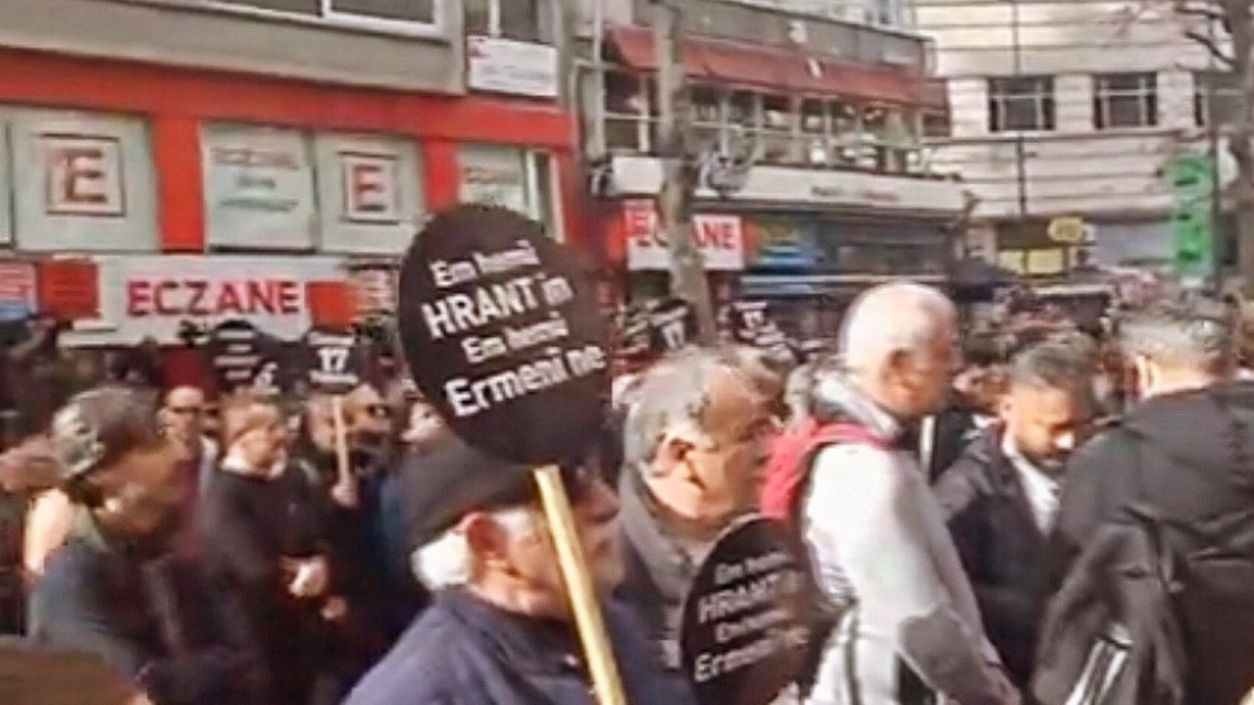 D721B156-260C-4DE2-A8B2-421A80630900