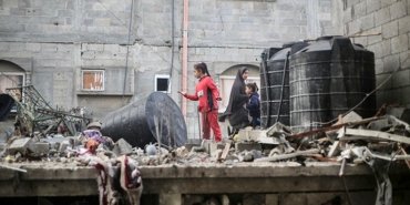 İsrail'in abluka altındaki Gazze Şeridi'ne yönelik saldırıları aralıksız devam ediyor