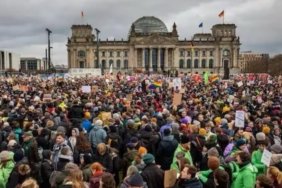 berlinde-fasizme-karsi-kitlesel-eylem