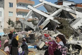 deprem-bolgesinde-kadinlar-1247x740