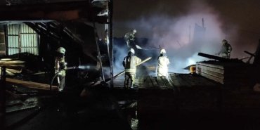İstanbul-  Arnavutköy'de ahşap atölyesinde yangın: 1 ölü