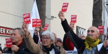 690x390cc-izm-05-01-2025-emekli-maasina-yapilan-zamma-tepki2