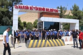 mardin-belediyesinde-isci-kiyimi-suruyor