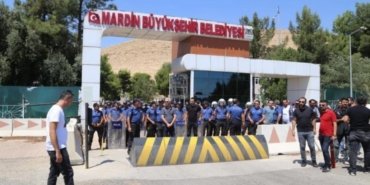 mardin-belediyesinde-isci-kiyimi-suruyor