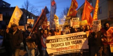 1300x790cc-ank-04-02-2025-mamak-emek-demok-deprem-anma11