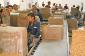 1390x790cc-izm-26-03-2025-izmirde-3-tutun-fabrakasi-greve-gidiyor