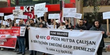 izmirde-kfc-ve-pizza-hut-calisanlarindan-eylem