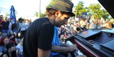 piyanist-davide-martello-sinir-disi-edildi