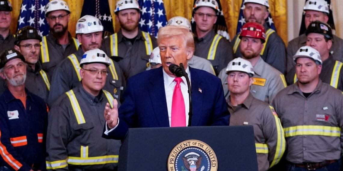 trump-komur-uretimini-artiriyor-terk-edilmis-bir-sektoru-geri-getiriyoruz-n1dy-1140x570