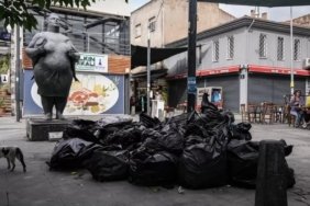 1390x790cc-izm-08-05-2025-konak-belediyesinde-grev-sokaklar-cop-doldu2