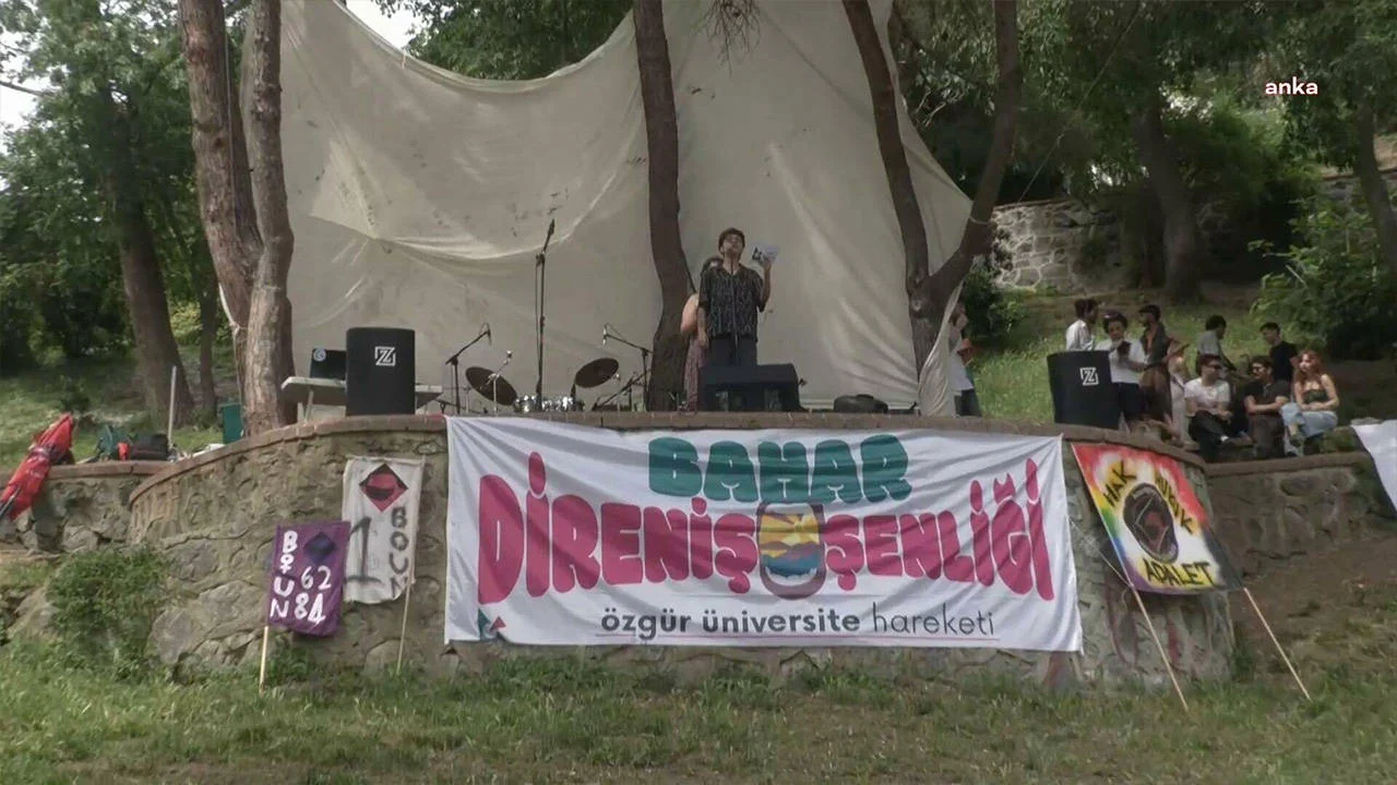chd-duyurdu-sanatci-cem-akarsu-cumhurbaskanina-hakaret-suclamasiyla-tutuklandi