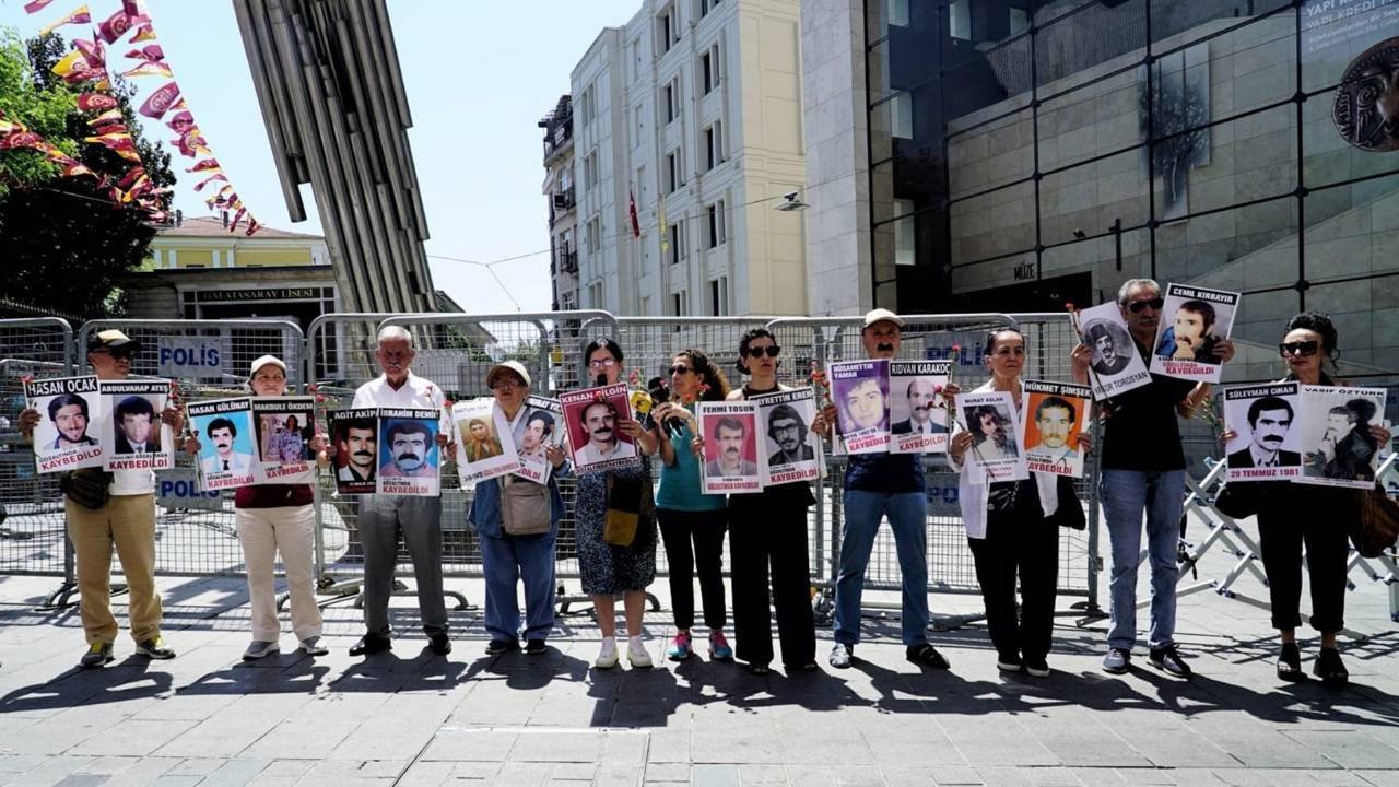 cumartesi-anneleri-1057-haftada-32-sene-once-katledilen-6-koylu-icin-adalet-cagrisi