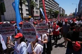 1290x690cc-izm-10-07-2025-izbb-iscileri-belediye-onunde