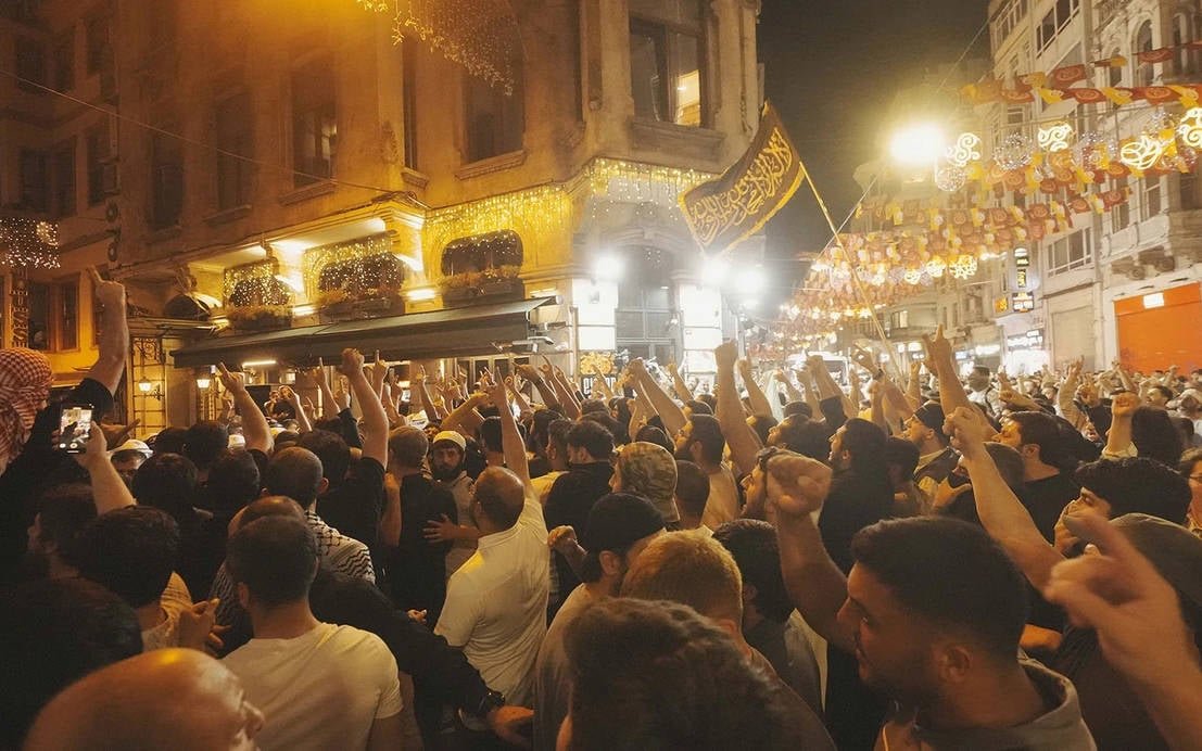 leman-baskininda-gericilerle-tartisan-akademisyen-asli-aydemir-tutuklandi