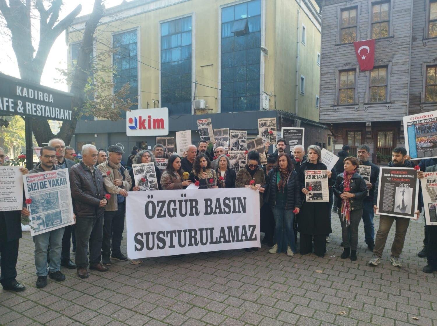 FOTOist-03-12-2025-ozgur-ulke-anmasi-dfg-yeni-yasam-1-1-1500x1120