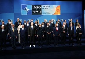 NATO AILE FOTOSU